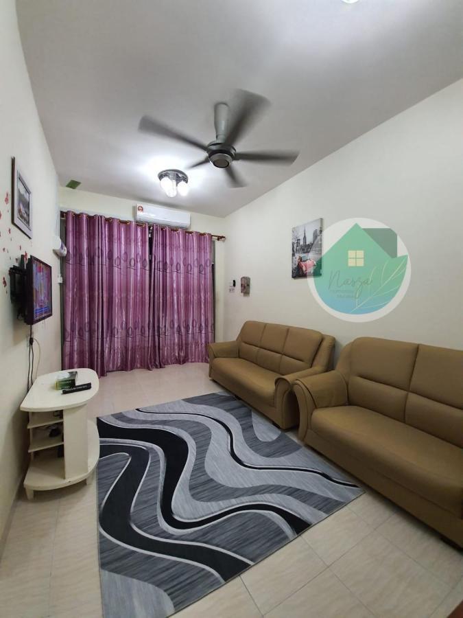 Swimming Pool With 5 Bedroom House Full Ac Near Stadium Hang Jebat Malacca Exterior photo