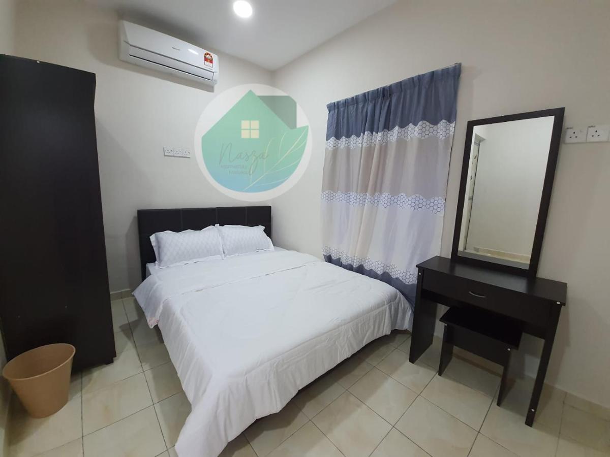 Swimming Pool With 5 Bedroom House Full Ac Near Stadium Hang Jebat Malacca Exterior photo