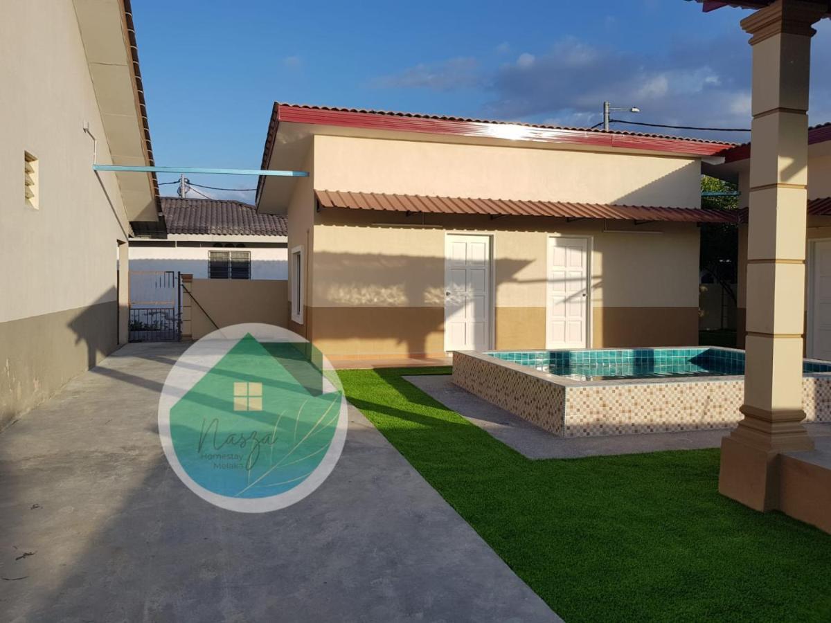 Swimming Pool With 5 Bedroom House Full Ac Near Stadium Hang Jebat Malacca Exterior photo