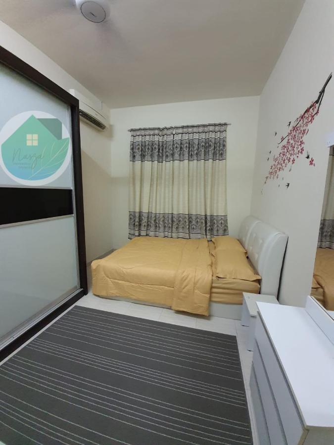 Swimming Pool With 5 Bedroom House Full Ac Near Stadium Hang Jebat Malacca Exterior photo